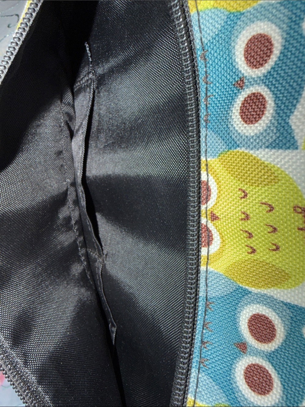 Yak Pak Owl Print Tote in Yellow and Teal with Black Straps - Picture 7 of 9